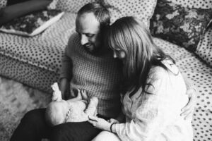 Nybakte foreldre med baby